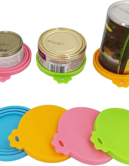 Load image into Gallery viewer, Food Can Lids, Universal BPA Free Silicone Can Lids Covers for Dog and Cat Food, One Can Cap Fit Most Standard Size Canned（4 Pack Multicolor
